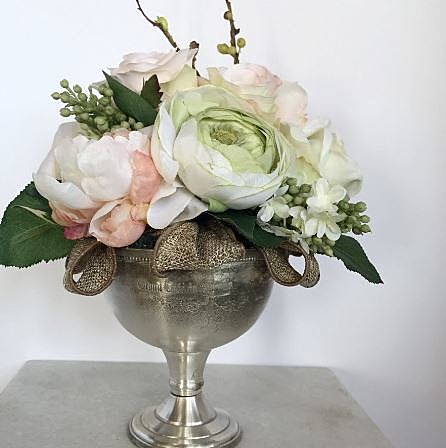 Constantine sends a letter, Étienne has a vision