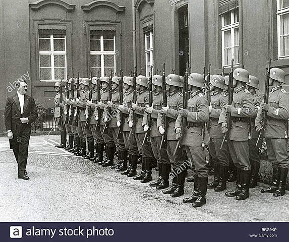 Germany breaks its pact with Russia and attacks it