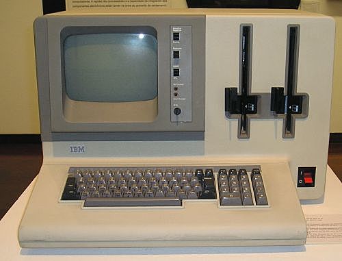Aparece el primer ordenador de sobremesa