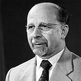 Walter Ulbricht convence a Kremlin de construir un muro