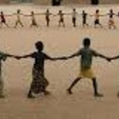 Timeline: TRAS LOS PASOS DE LA INFANCIA Y LA ADOLESCENCIA