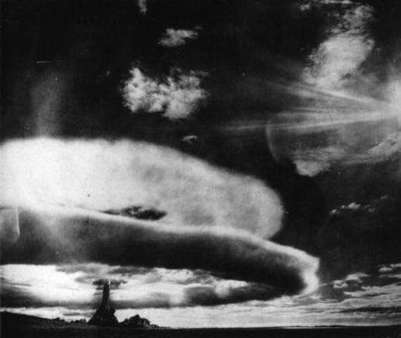 Soviets develop hydrogen bomb