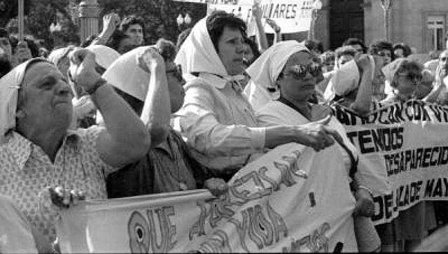 Apoyo a las Madres de Plaza de Mayo