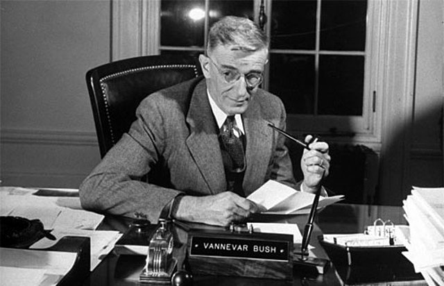 Vannevar Bush vuelve al MIT
