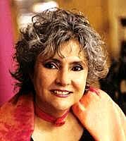 NACIMIENTO DE LAURA ESQUIVEL