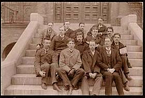 Se gradúa la 1ra generación de IQ