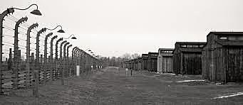 Comienza la instalación de campos de concentración en Polonia por parte de los nazis.