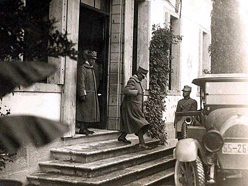 Olaszország nem hadviselőnek nyilvánítja magát