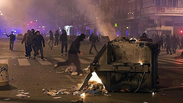 Actos vandálicos (200 personas).