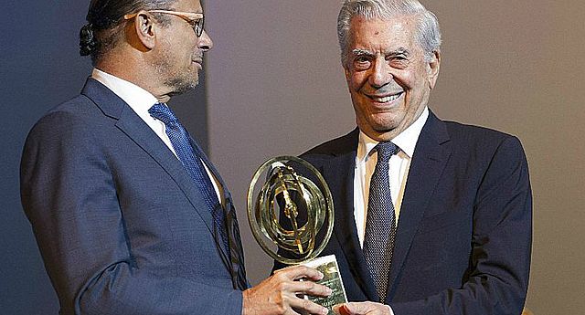 Mario Vargas Llosa gana Premio Nobel de la Literatura