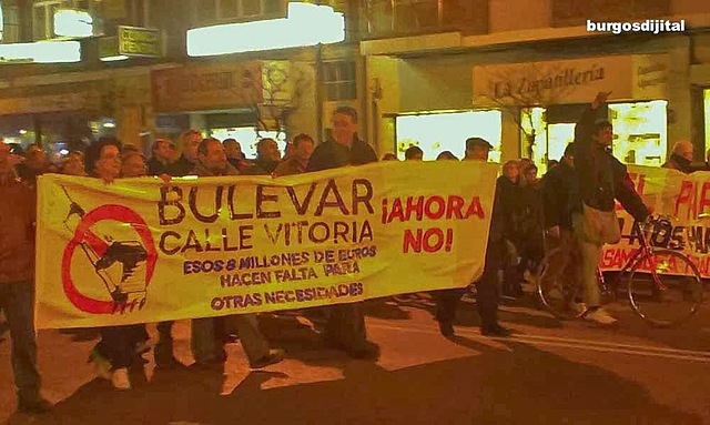 Manifestación de más de 1.000 personas.
