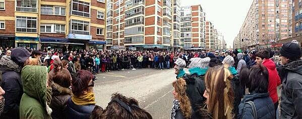 Sentada 6:30h - 13h.