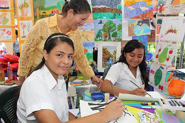 Inicia la Reforma Educativa en El Salvador