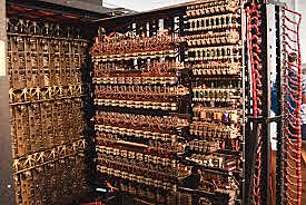 Invención de la maquina "Enigma"