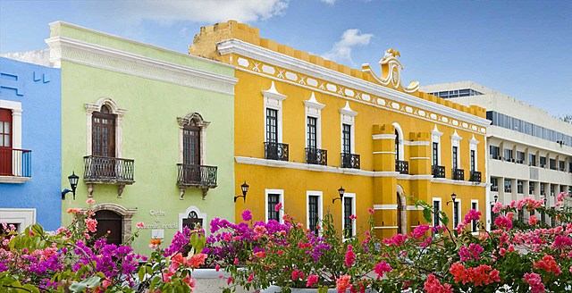 Una expedición liderada por Francisco Hernández de Córdoba llega al actual estado mexicano de Campeche.