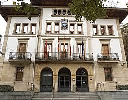 Gaur egungo udaletxea eraikitzen da