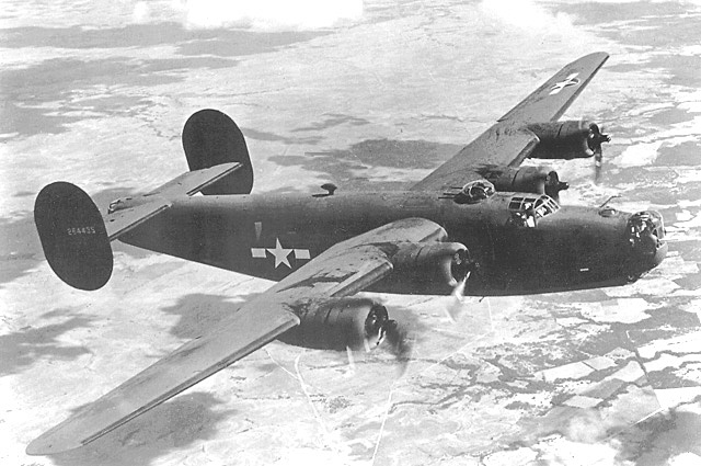 Először száll fel az amerikai B-24 Liberator bombázórepülőgép.