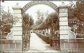 Cese de toda itervención del clero en cementarios.