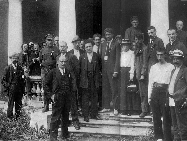 Su funda la tercera internacional