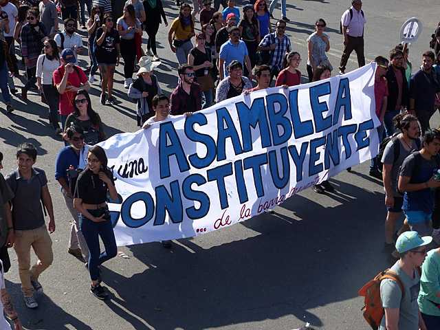 Txilen 30 urtetan egindako manifestazio handiena