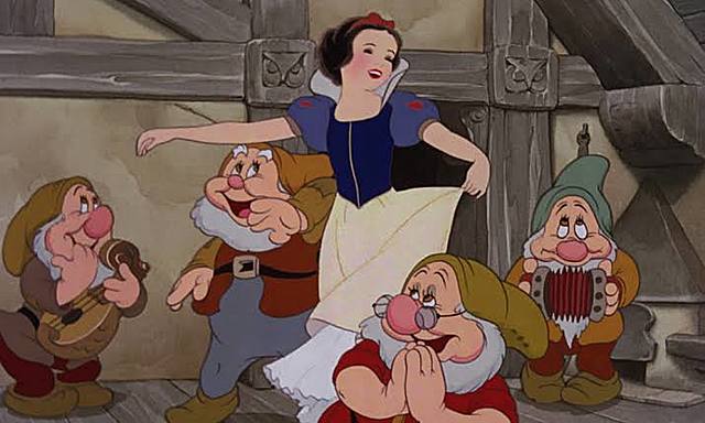 Estreno de la película “Blanca Nieves y los siete enanitos”