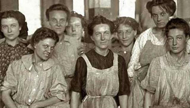 Celebración por primera vez del Día Internacional de la Mujerhttp://www.nuevatribuna.es/articulo/cultura---ocio/dia-internacional-mujer-trabajadora/20150304154837113265.html