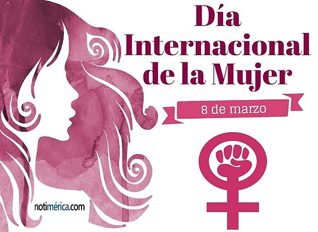 Celebración por primera vez del Día Internacional de la Mujer