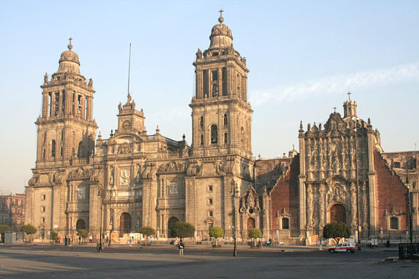 Se comienza a construir la catedral metropolitana de la ciudad de México
