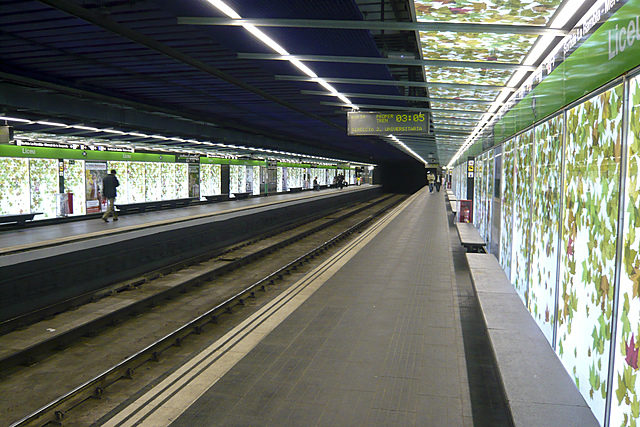 Obertura parada del metro de roquetes línea 3 (Cristina-9anys)