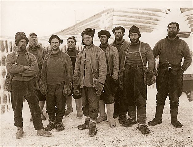 Roald Amundsen y su equipo son los primeros en llegar al Polo Sur