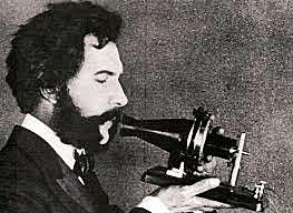 Alexander Graham Bell inventó el teléfono.