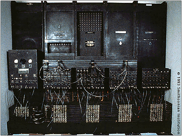 ENIAC (Electronic Numerical Integrator And Calculator)