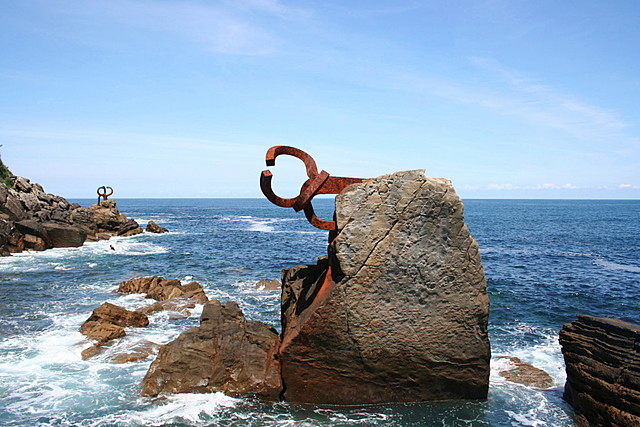 EDUARDO CHILLIDA - ESCULTURA