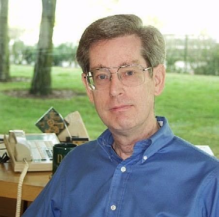 la IBM define el lenguaje de SQL (Structured English QUEry Languaje)