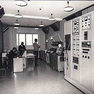 Timeline: STORIA DELLA MUSICA ELETTROACUSTICA