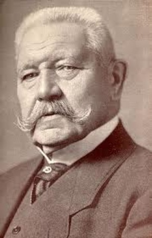 MUERTE DE HINDERBUR, HITLER PRESIDENTE DE LA REPÚBLICA