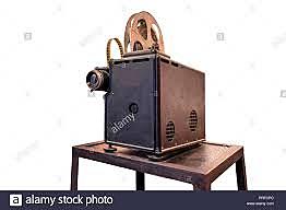 Se crea el proyector de tiras de películas.