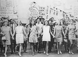 Celebración por primera vez del Día Internacional de la Mujer