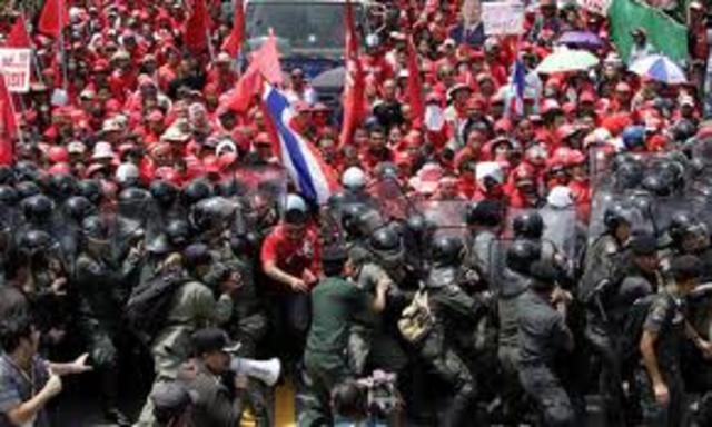 People Protest no School