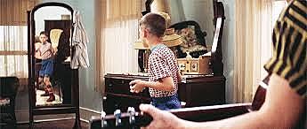 Forrest Gump teaches Elvis Presley his dance moves