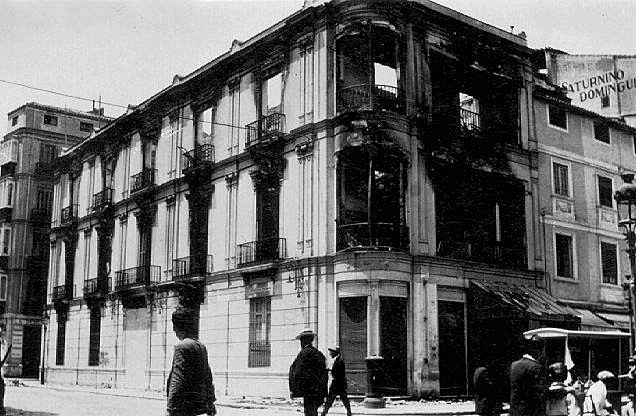 Arde la sede de La Unión Mercantil