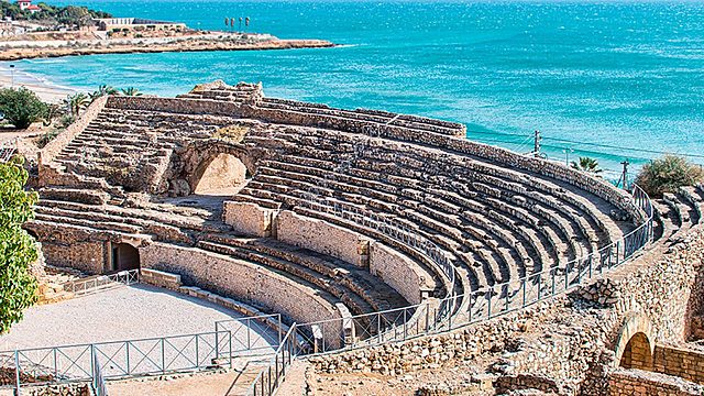 Conquereix Espanya i Grècia