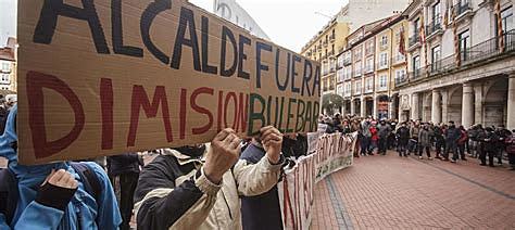 Primera concentración de madrugada para impedir el paso de la maquinaria