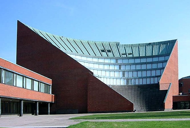 Auditórium del edificio principal de TKK, Alvar Aalto, Finlandia