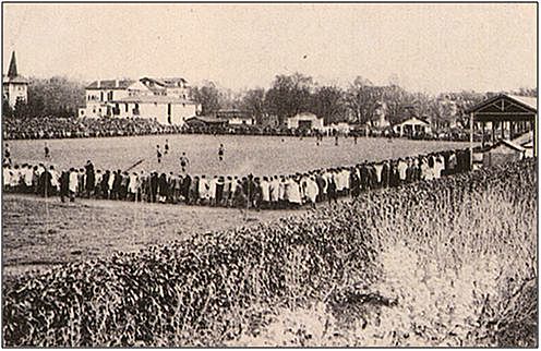 Primeras Áreas y estadios de juego de futball