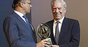 Mario Vargas Llosa gana premio nobel de literatura