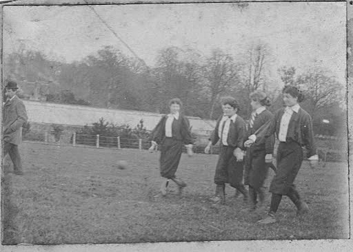 Emakumezkoen lehen kluba