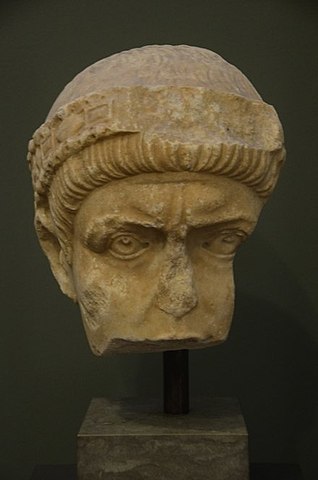 COMIENZO DE LA DINASTÍA VALENTINIANA (364 d.C. — 392 d.C).