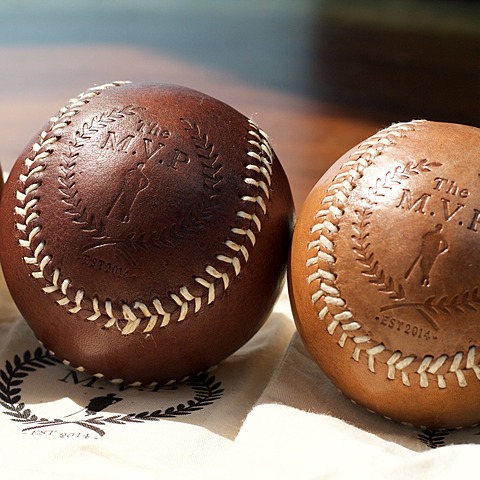 Se utiliza el cuero para fabricar las pelotas