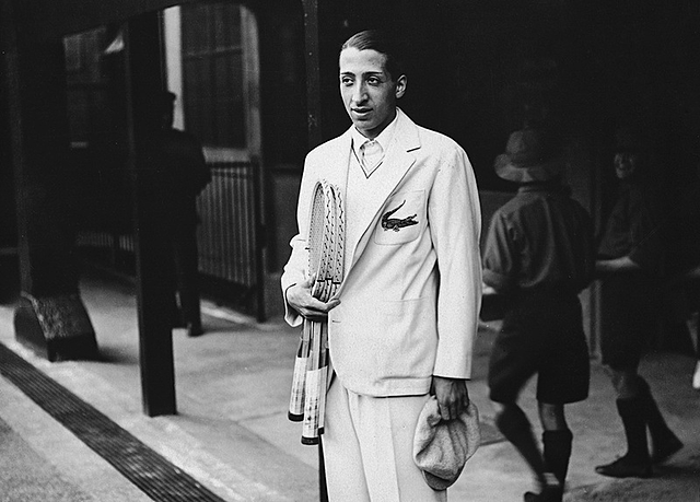 quinta evolucion del uniforme de tenis